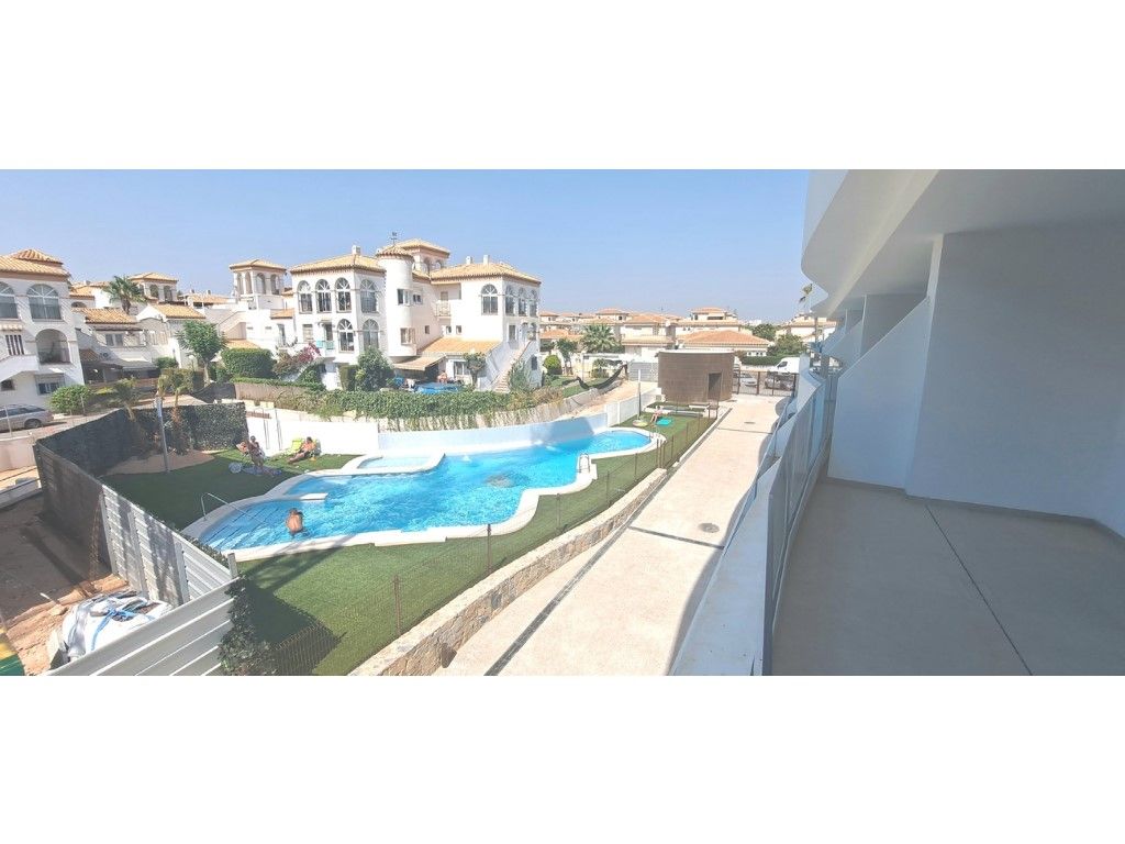 Jardí de Apartament en venda en Orihuela amb Aire condicionat, Terrassa i Piscina comunitària