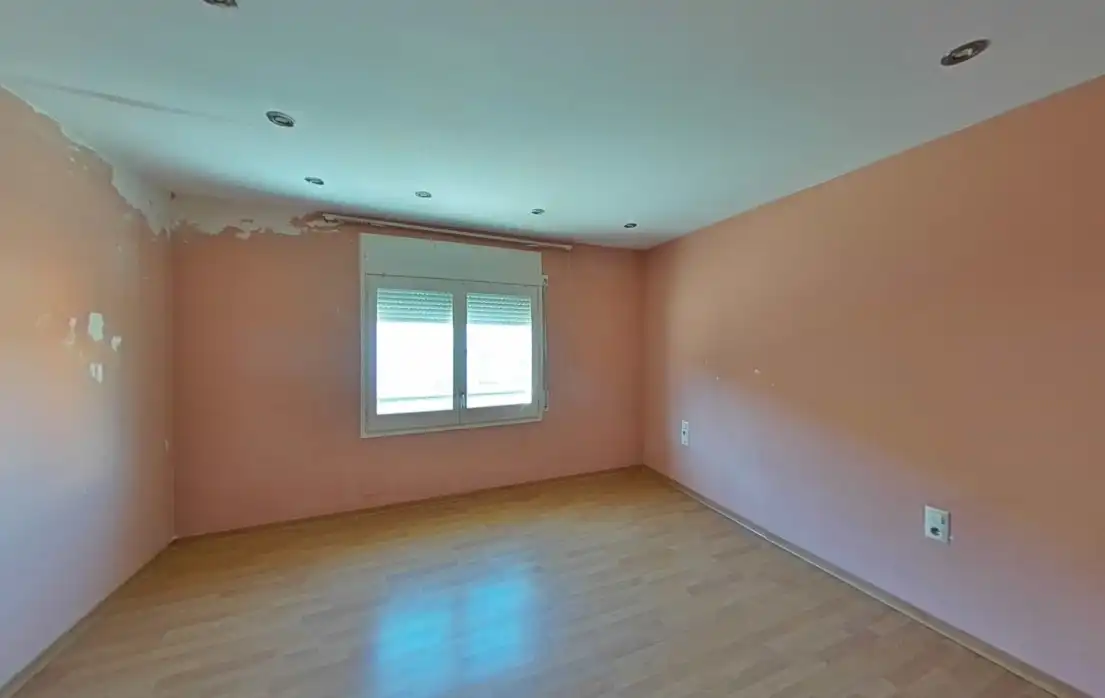 Bedroom of Detached homes for sale in Olot  with Balcony