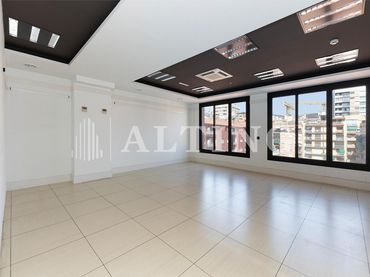 Office space with lift to rent in Madrid