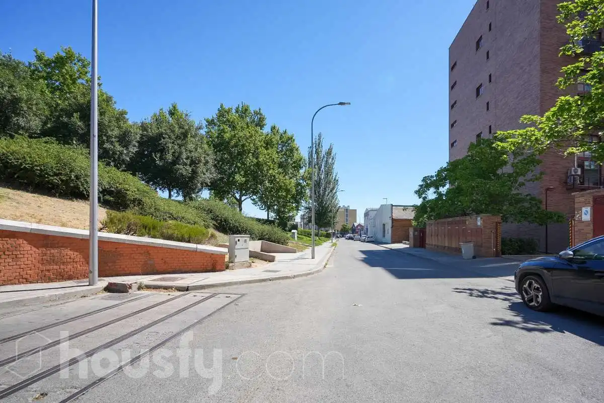 Vista exterior de Piso en venta en Madrid con Aire acondicionado y Balcón