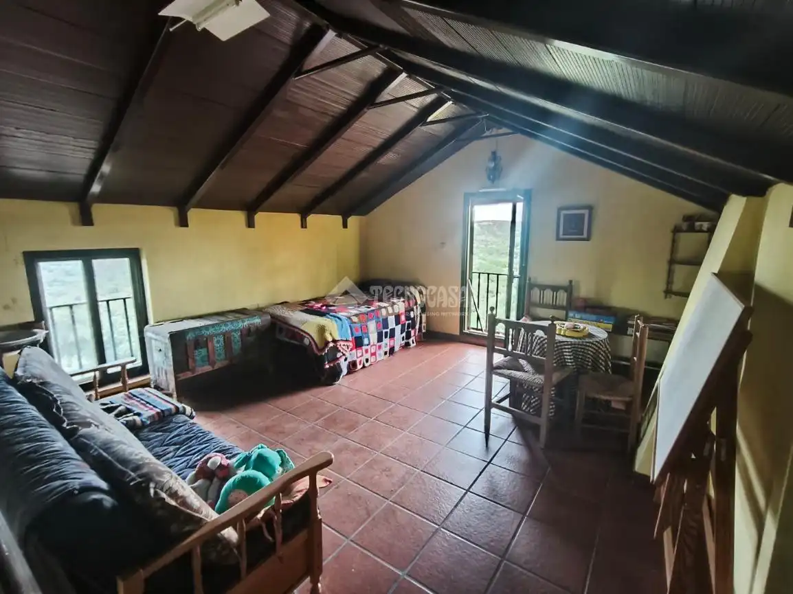 Sala d'estar de Finca rústica en venda en San Martín de Pusa amb Moblat i Balcó