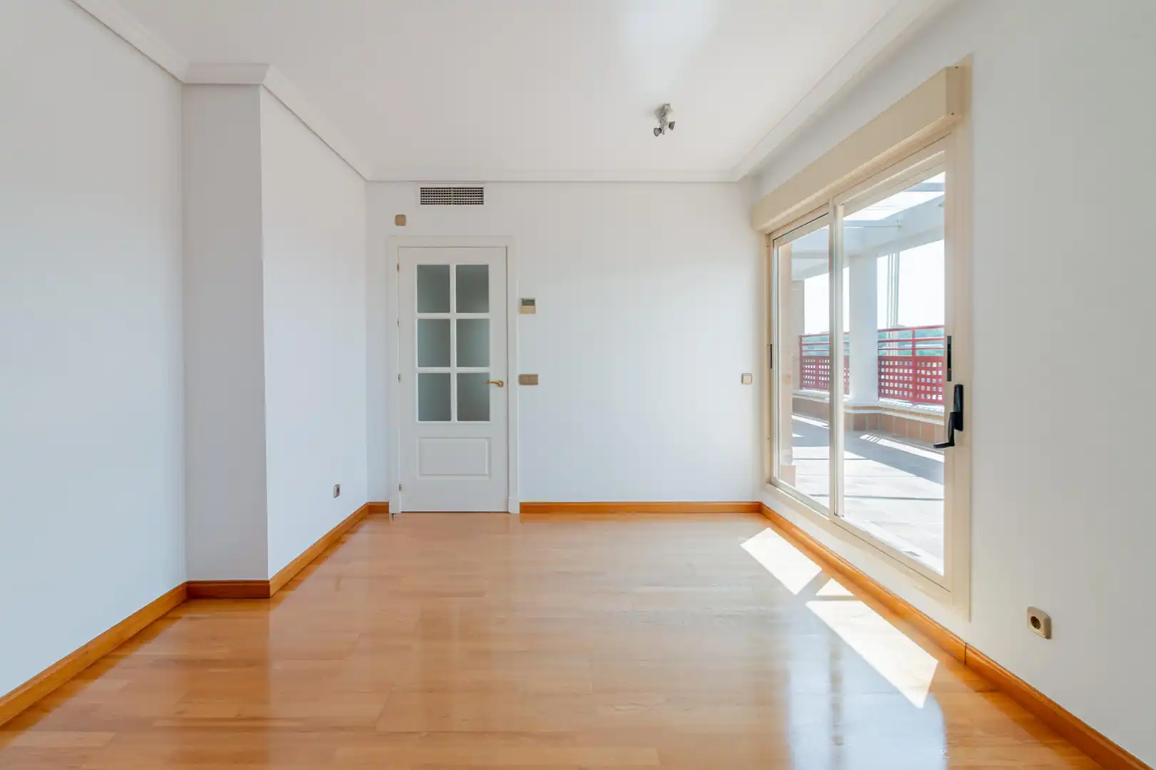 Ático de alquiler en Madrid con Jardín privado, Parquet y Trastero