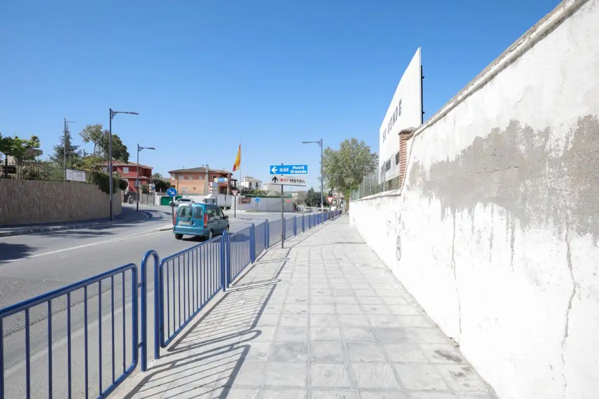 Vista exterior de Casa o xalet en venda en Alhendín amb Jardí privat, Terrassa i Balcó