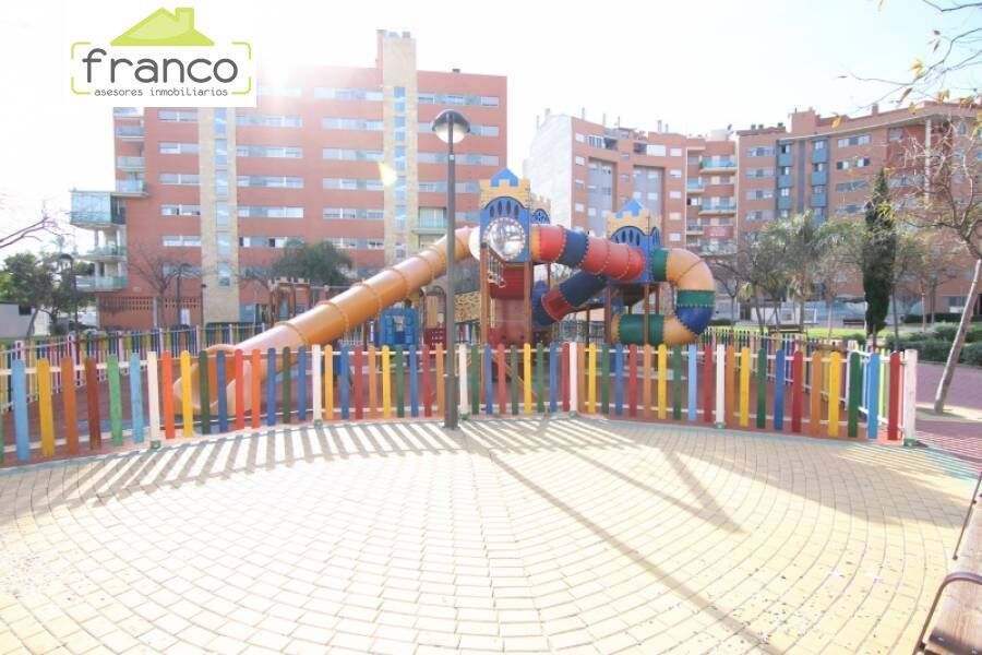 Vista exterior de Apartament de lloguer en  Murcia Capital amb Aire condicionat, Calefacció i Jardí privat