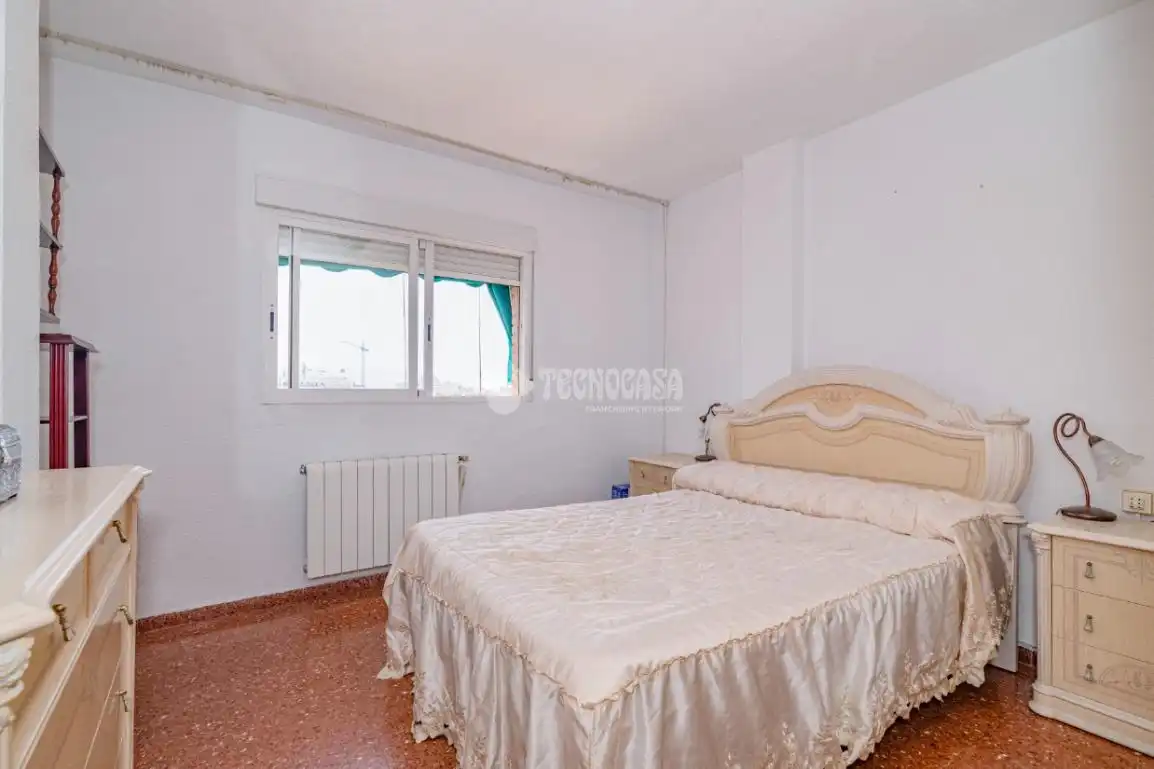 Habitación de Piso en venta en Granada con Calefacción y Balcón