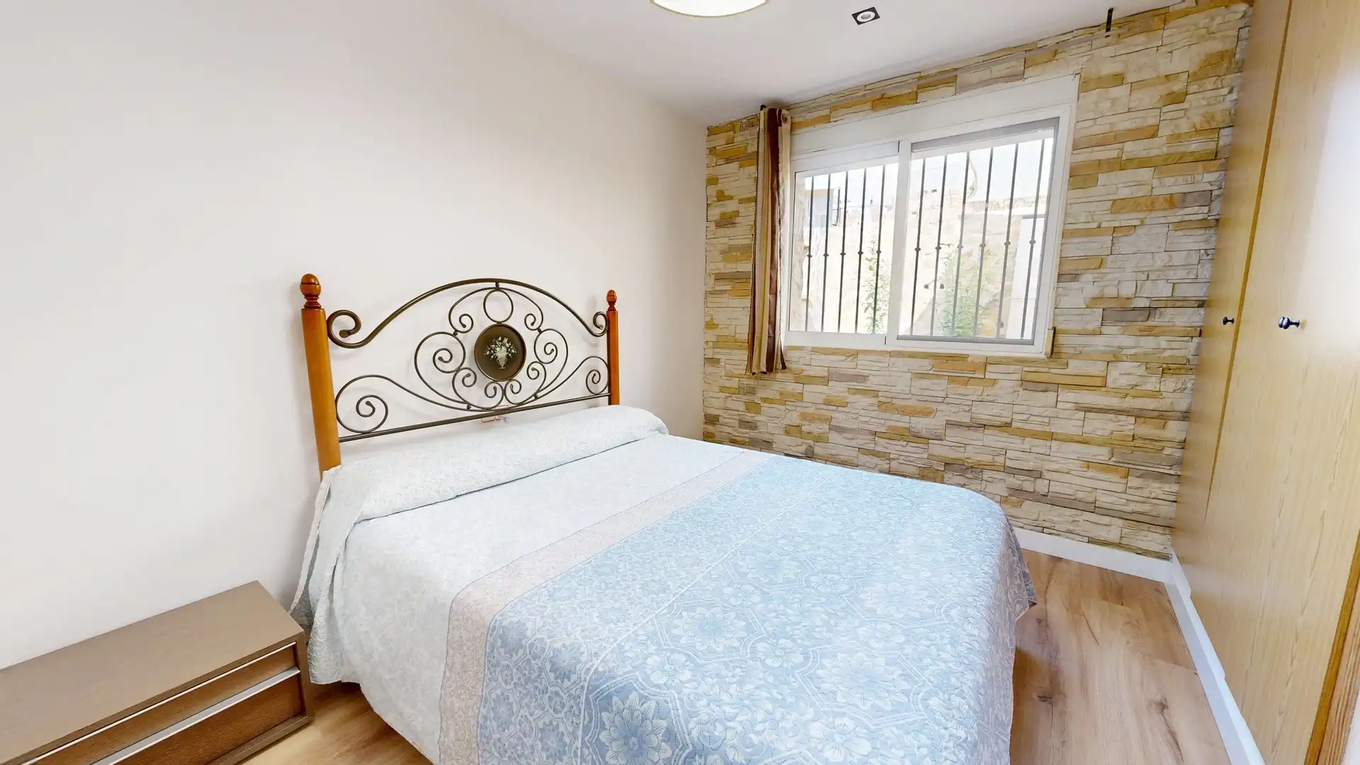 Habitación de Casa o chalet en venta en Torrent con Calefacción, Terraza y Trastero