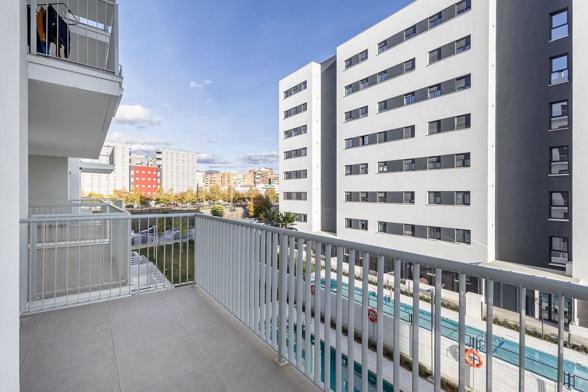 Terrassa de Pis de lloguer en  Granada Capital amb Calefacció, Terrassa i Piscina comunitària