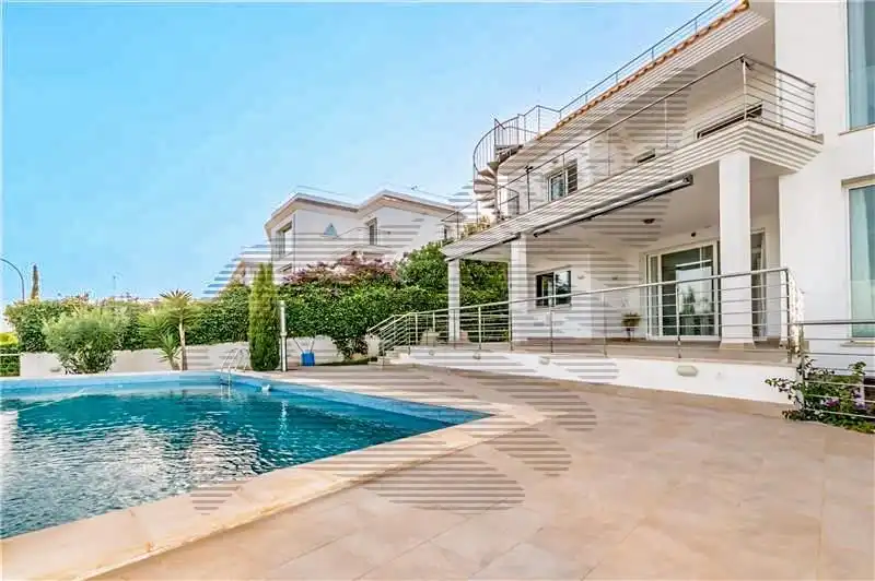 Vista exterior de Casa o xalet de lloguer en Calvià amb Aire condicionat, Calefacció i Jardí privat
