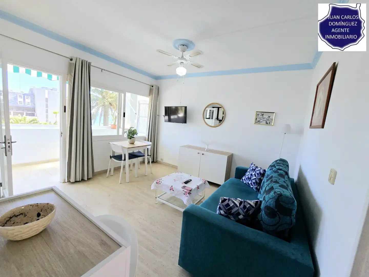 Sala d'estar de Apartament de lloguer en San Bartolomé de Tirajana amb Terrassa, Moblat i Piscina comunitària