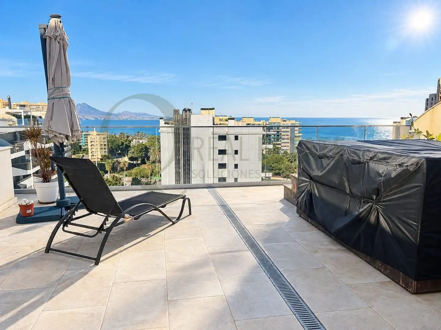 Ático con terraza en venta en Calle Calle Periodista Tirso Marín Sessé, imagen 24