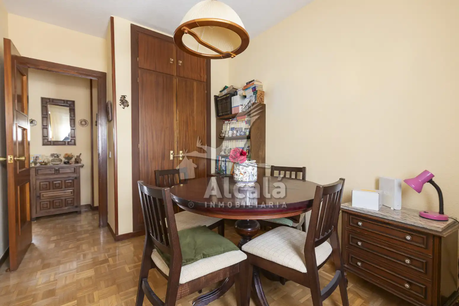 Comedor de Piso en venta en Alcalá de Henares con Calefacción, Jardín privado y Parquet