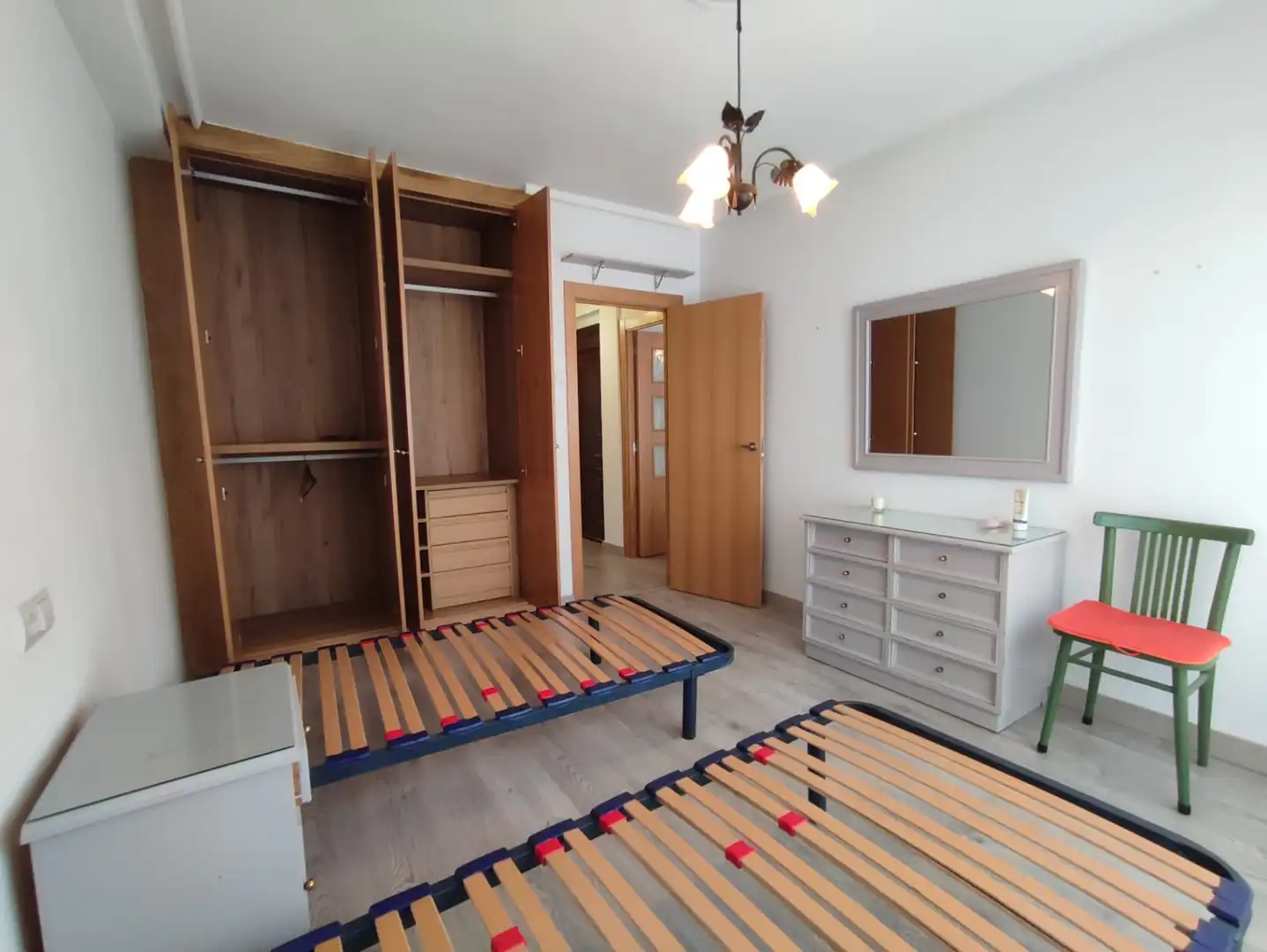 Bedroom of Flat for rent in Gijón   with Heating and Parquet flooring