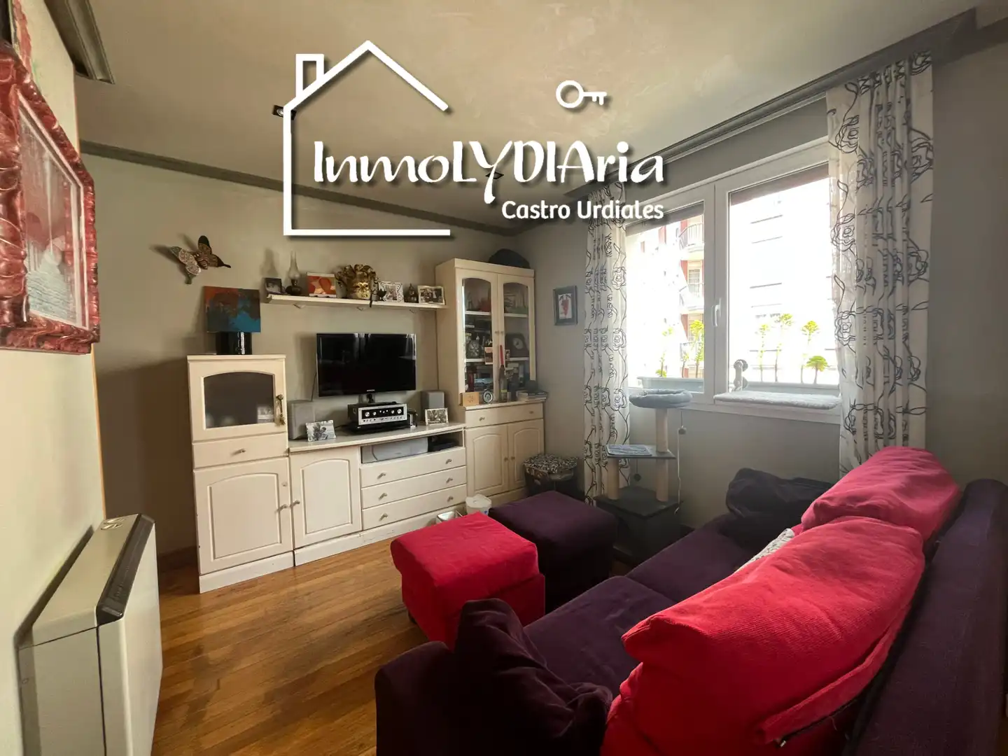 Sala de estar de Piso en venta en Alonsotegi con Calefacción, Parquet y Amueblado