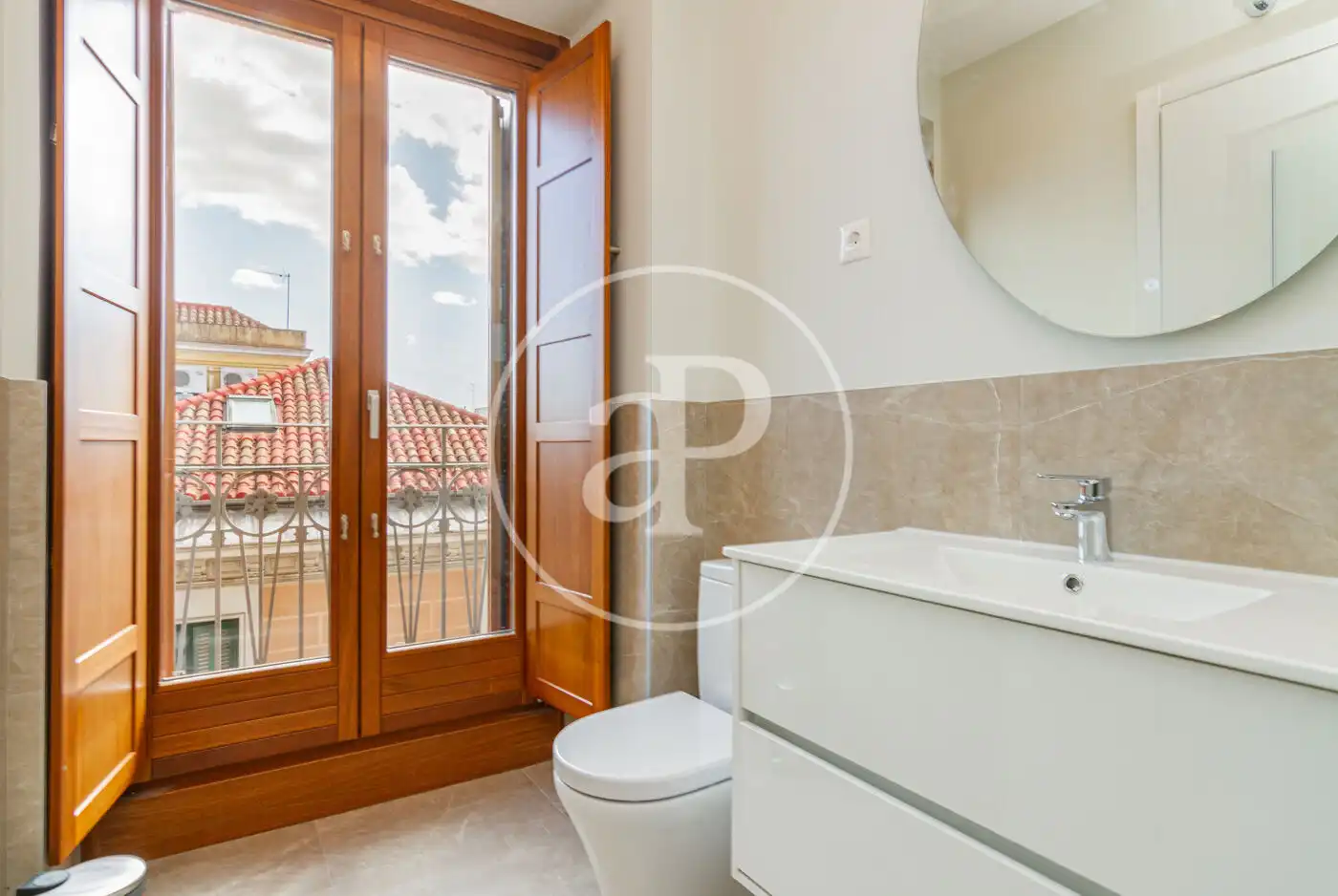 Flat for rent in C. de San Bernardo, Universidad - Malasaña