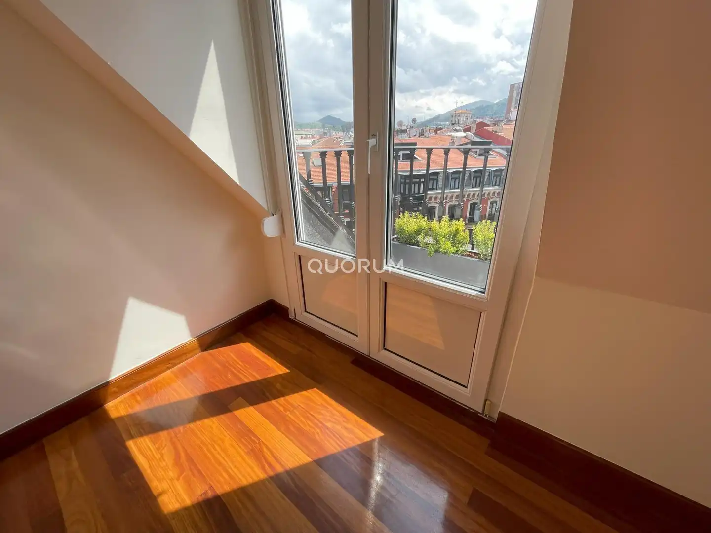 Bedroom of Flat for rent in Bilbao   with Heating, Terrace and Balcony