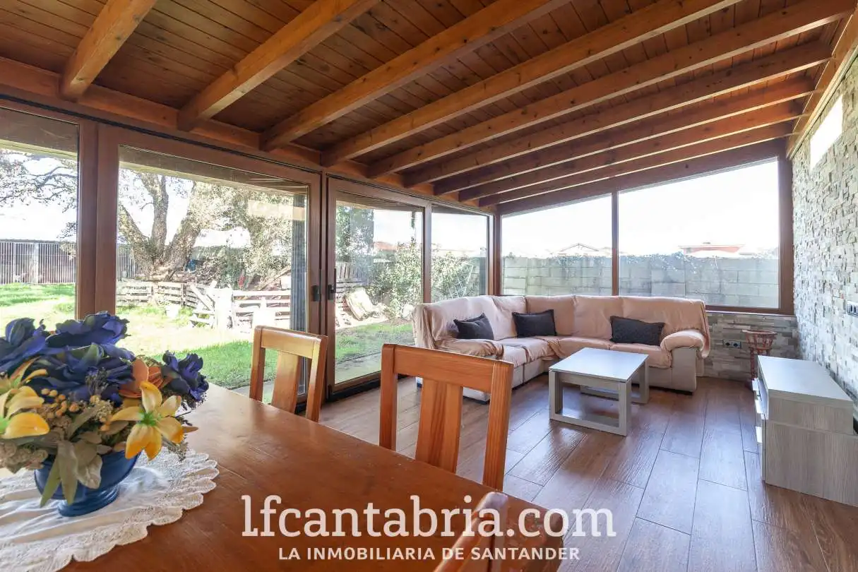 Jardín de Casa o chalet en venta en Santa Cruz de Bezana con Calefacción, Jardín privado y Trastero