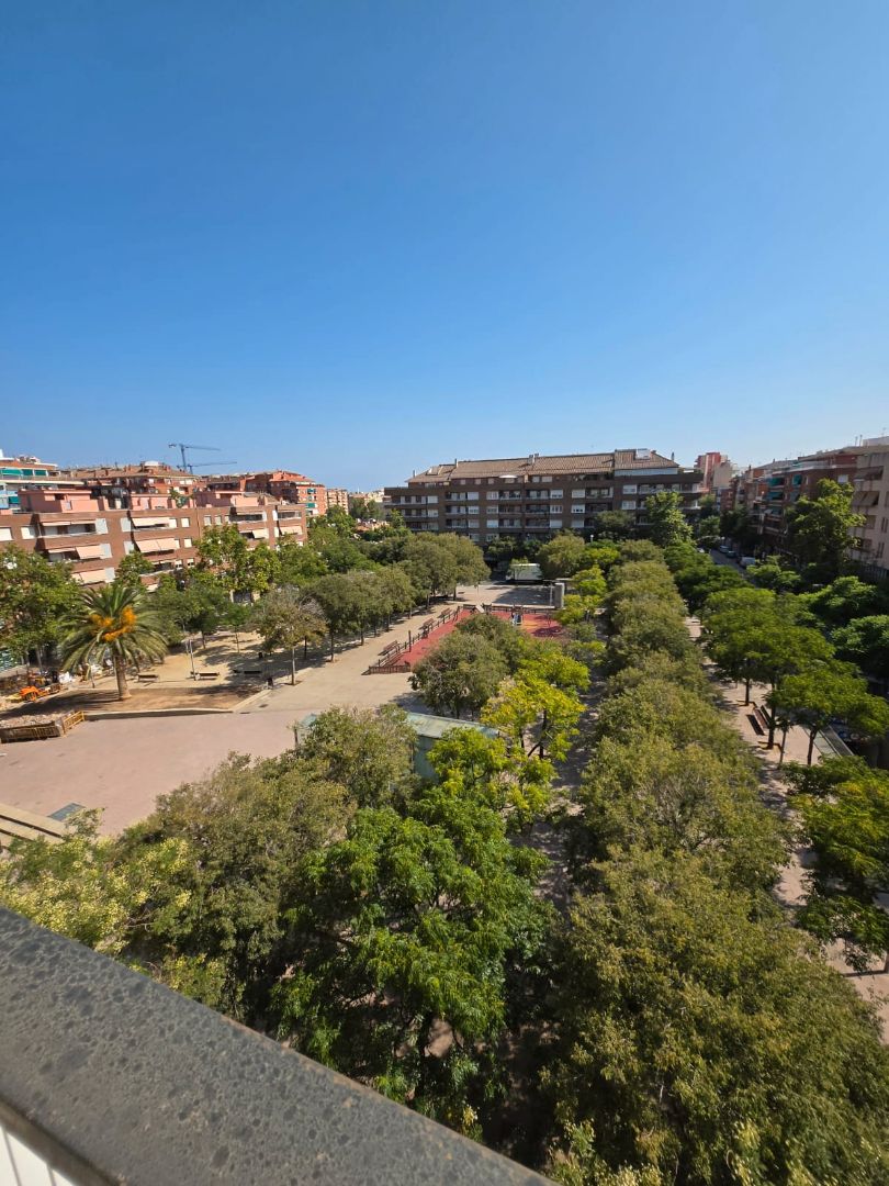 Exterior view of Flat for sale in  Barcelona Capital  with Air Conditioner, Heating and Furnished