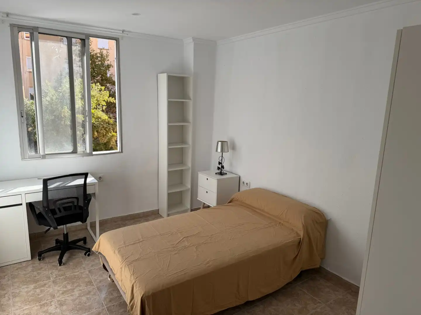 Bedroom of Flat for rent in Valencia  with Furnished, Washing machine and Balcony
