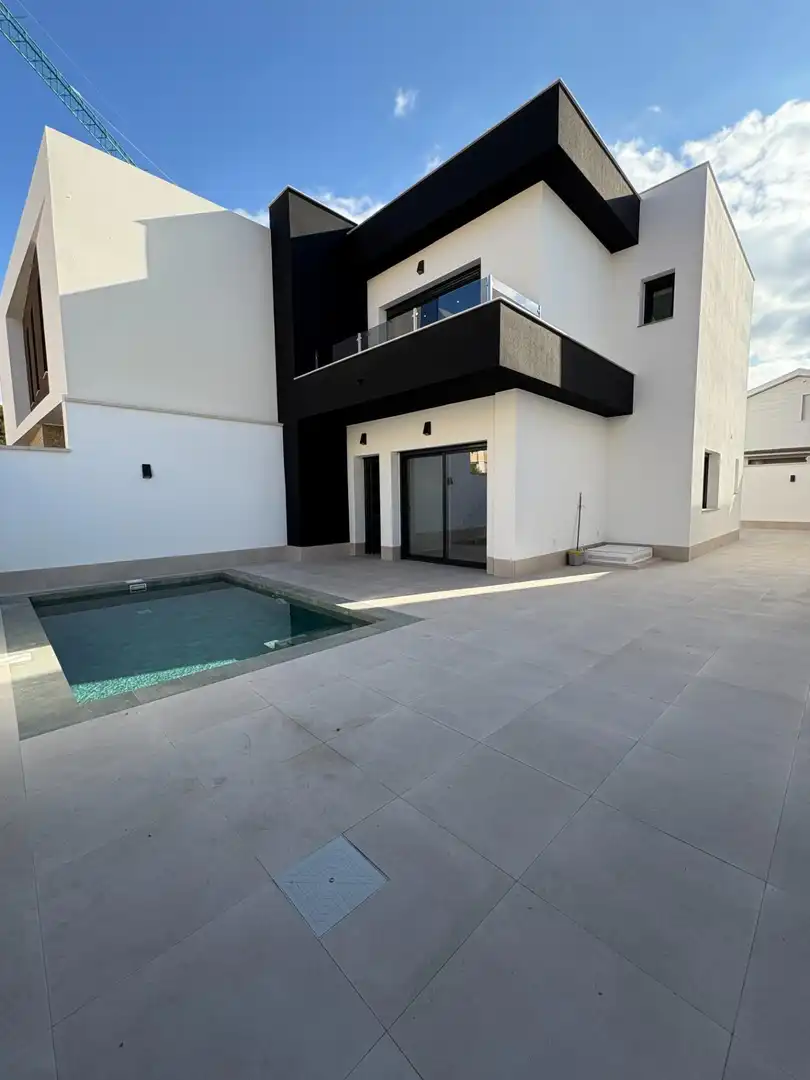 Piscina de Casa o xalet en venda en Almoradí amb Aire condicionat, Calefacció i Jardí privat