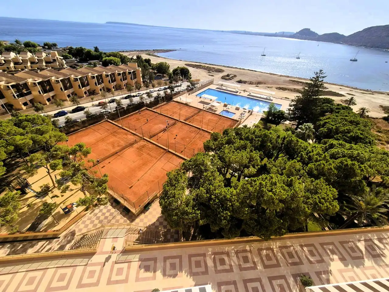 Vista exterior de Pis en venda en Playa de San Juan - El Cabo de las Huertas
