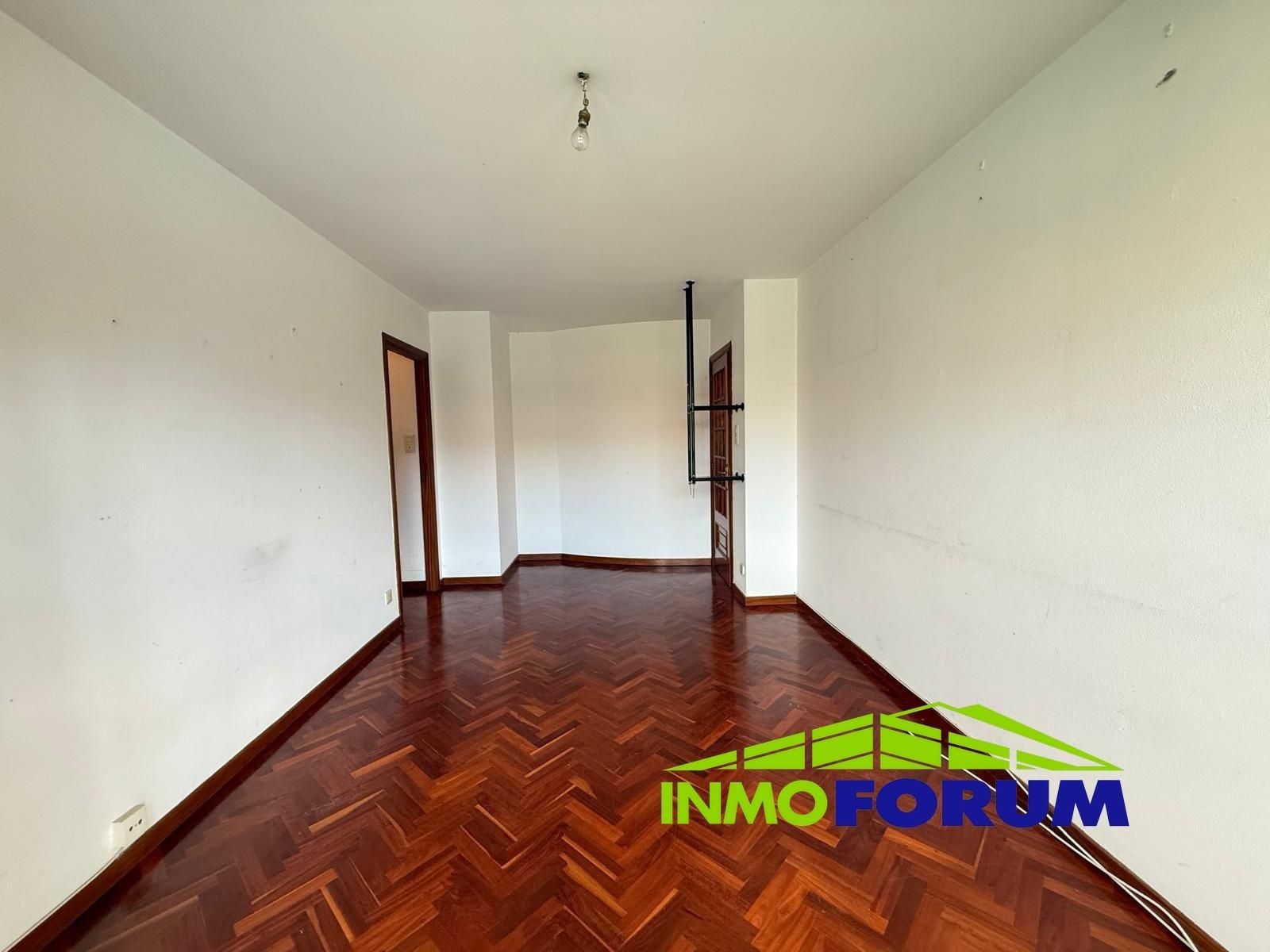 Piso en venta en Avenida CHILE, Cuatro Caminos - Plaza de la Cubela