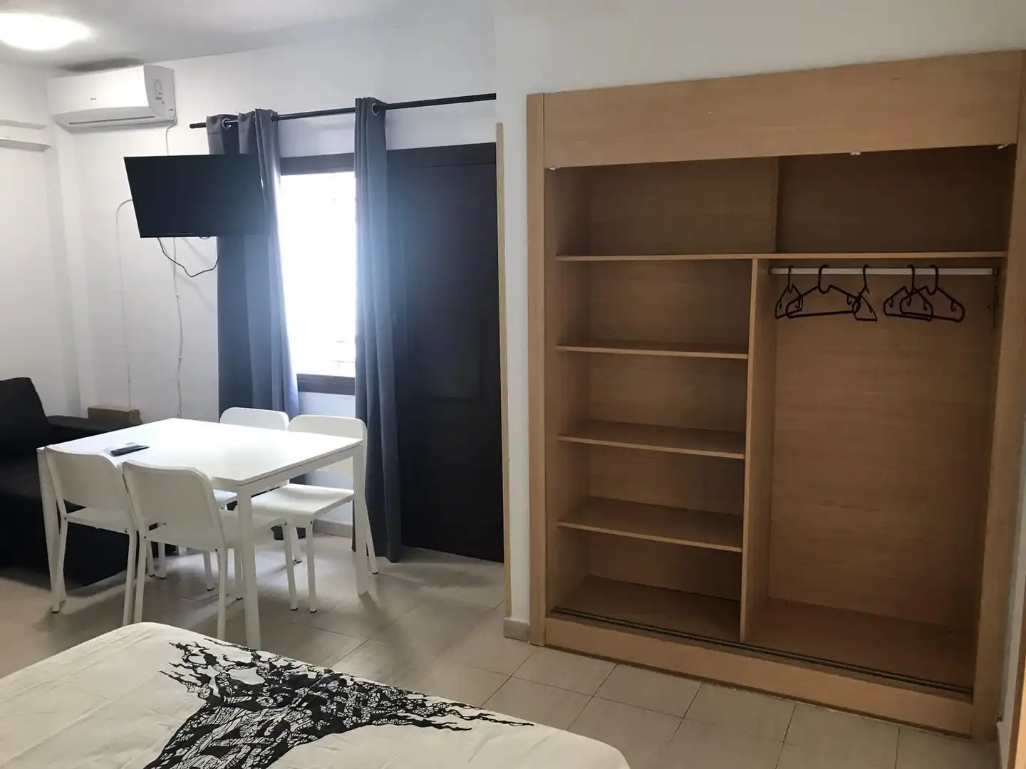 Schlafzimmer von Wohnung zur Miete in Benalmádena mit Klimaanlage, Möbliert und Gemeinschaftspool