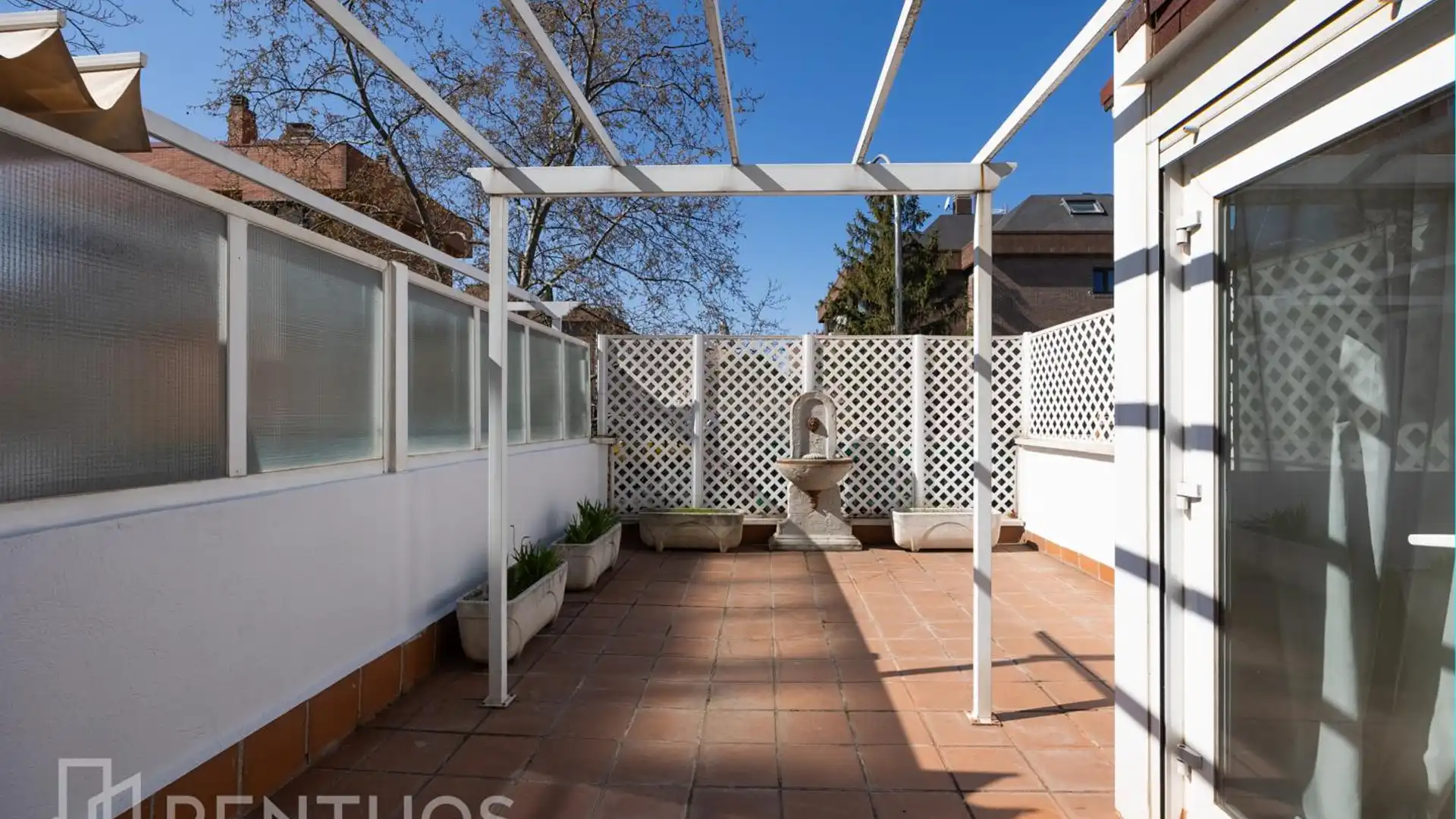 Piso de alquiler en De Agastia, San Juan Bautista, Ciudad Lineal