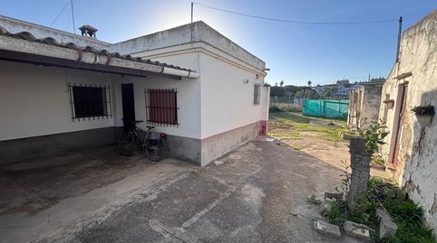 SE VENDE FINCA RUSTICA CON VARIAS CONSTRUCCIONES EN LA MARROQUINA