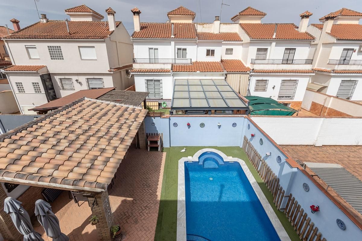 Piscina de Casa o chalet en venta en Santa Fe con Aire acondicionado, Calefacción y Terraza