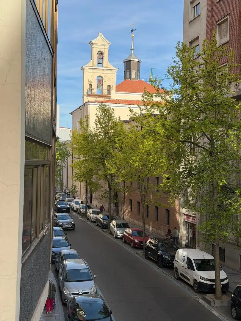 Vista exterior de Apartament de lloguer en Valladolid amb Terrassa