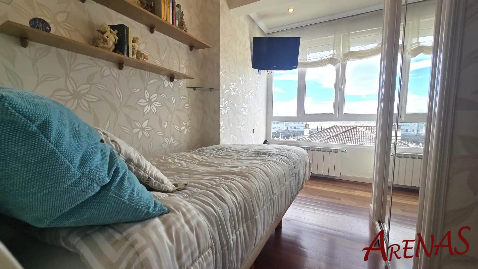 Schlafzimmer von Wohnung zum Verkauf in Laredo mit Heizung, Parkett und Möbliert