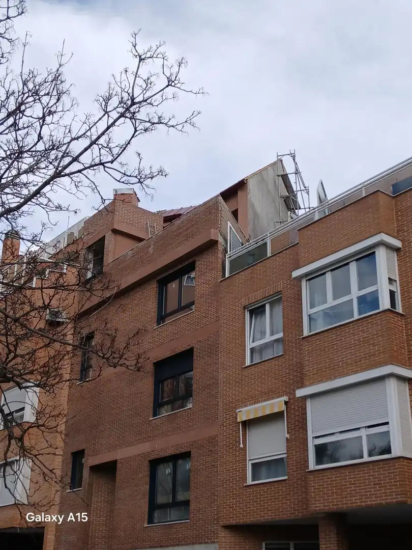 Vista exterior de Àtic en venda en Madrid amb Aire condicionat, Calefacció i Terrassa