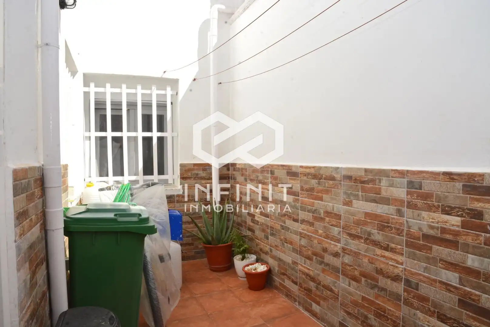 Exterior view of Houses for sale in Mazuecos  with Air Conditioner and Balcony