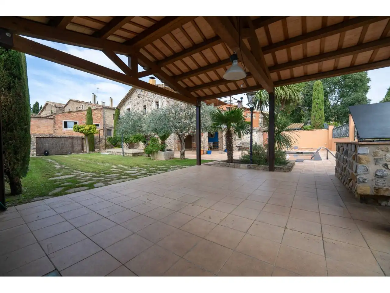 Terrassa de Finca rústica de lloguer en Garrigàs, Girona