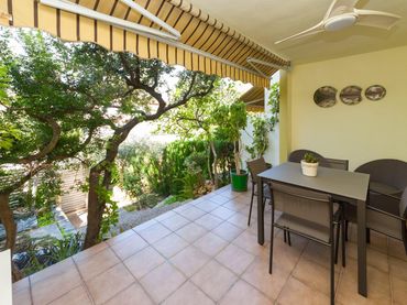 Bungalow con piscina in vendita a Calle de José Serrano 6