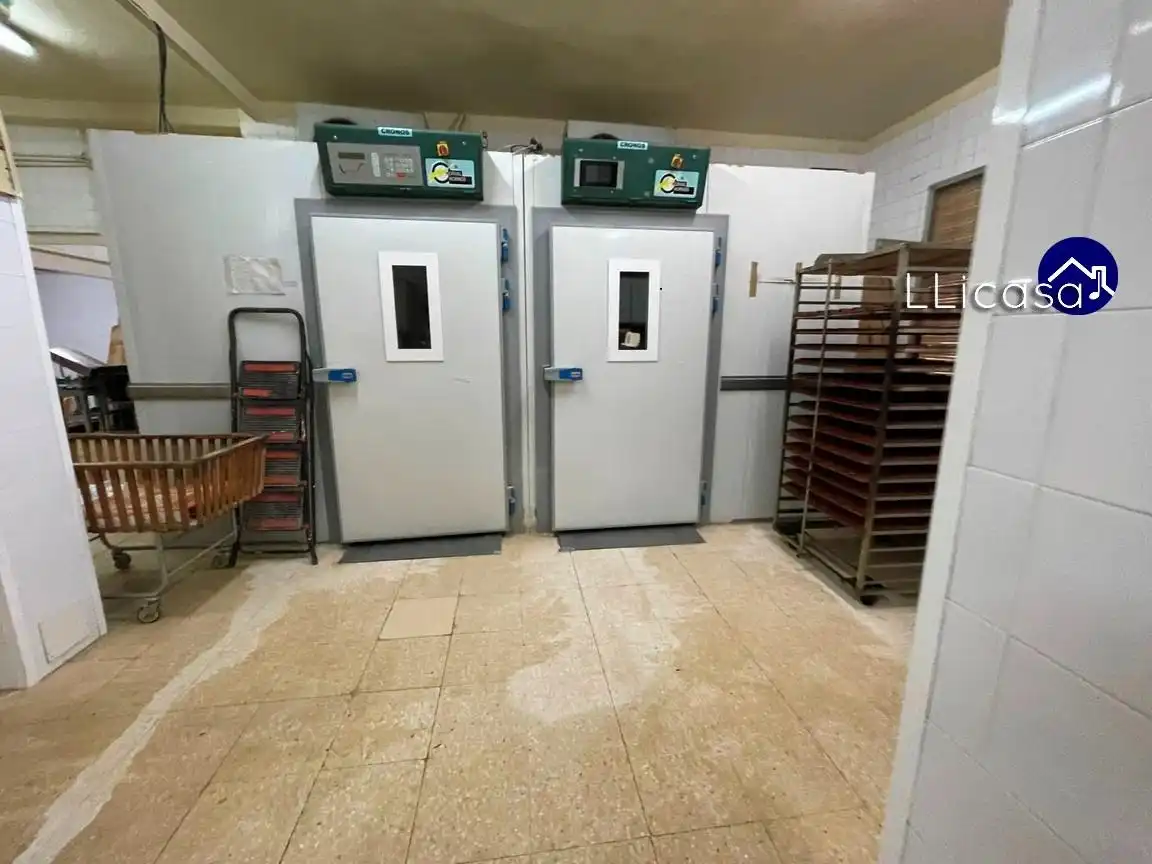Kitchen of Commercial properties for sale in Pedralba