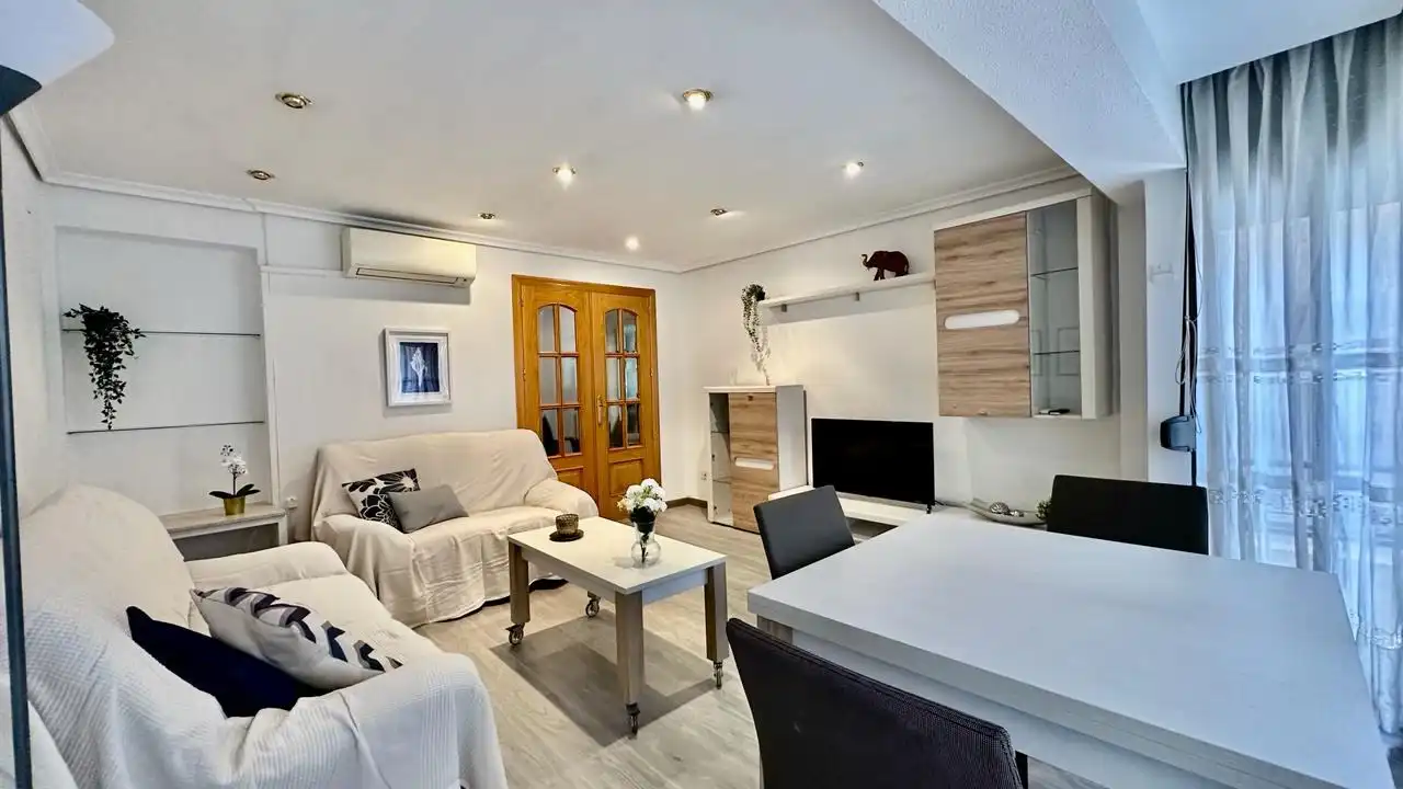 Living room of Flat for rent in Castellón de la Plana / Castelló de la Plana  with Heating, Furnished and Oven