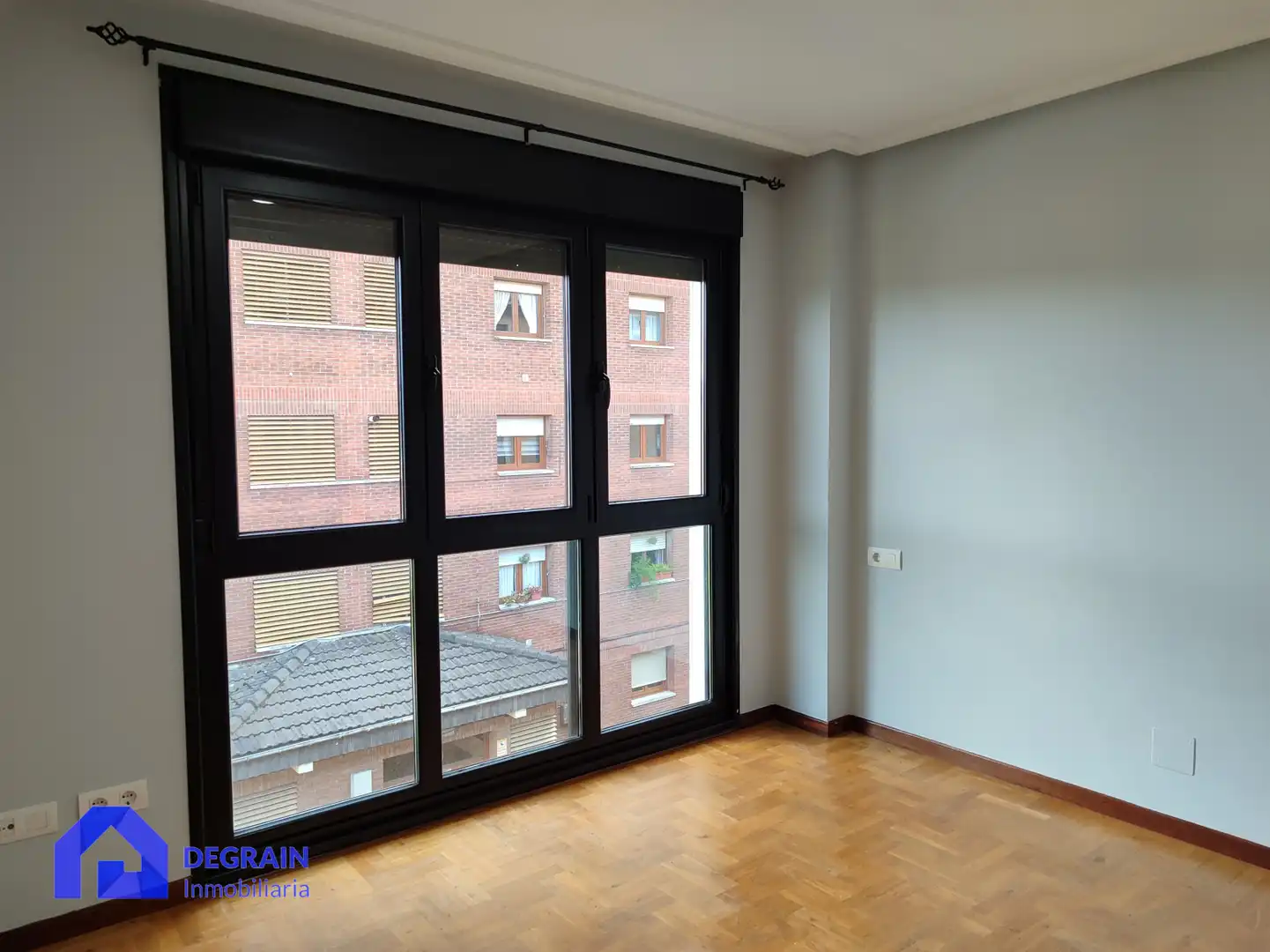 Schlafzimmer von Wohnung zum Verkauf in Oviedo  mit Heizung, Parkett und Abstellraum