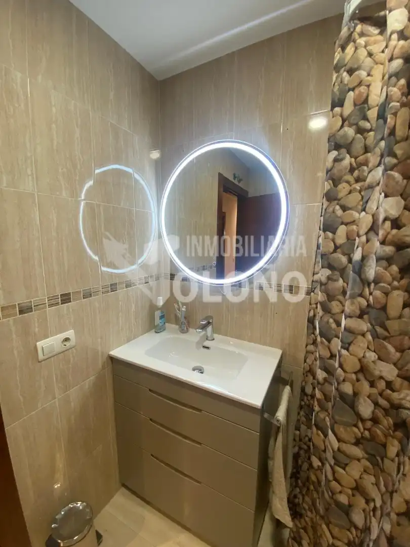 Piso en venta en Calle Luis Cernuda, 38, Haro