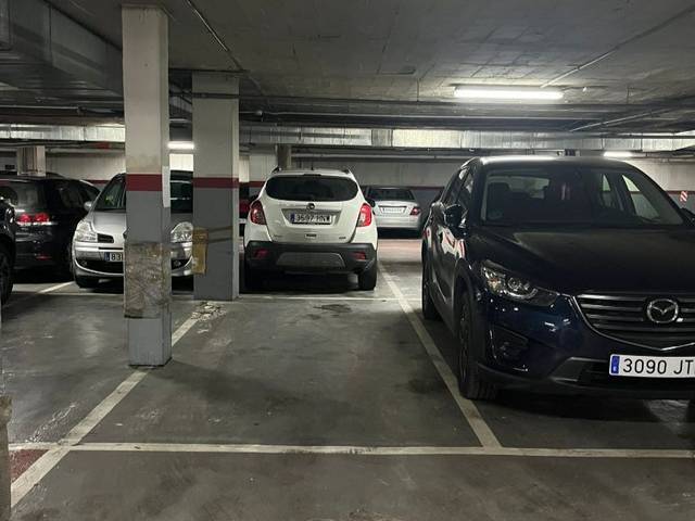 Garaje en Alquiler en Avenida de Alberto Alcocer, 49 en Nueva España