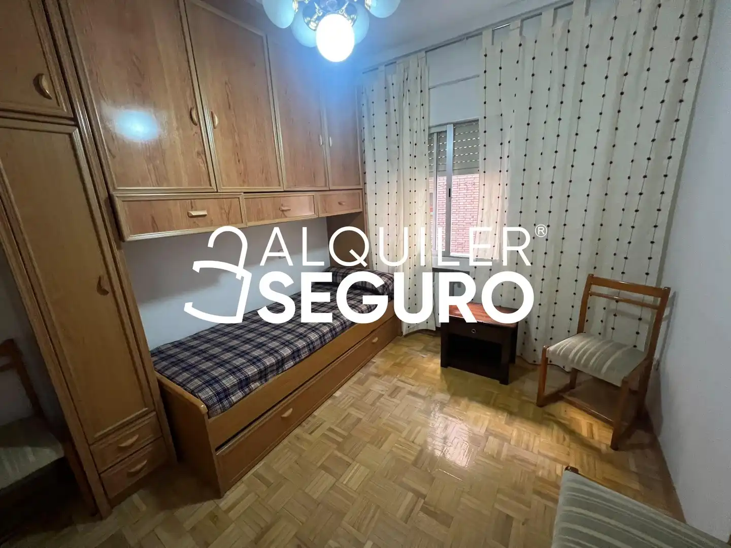 Habitación de Piso de alquiler en Madrid con Calefacción y Amueblado
