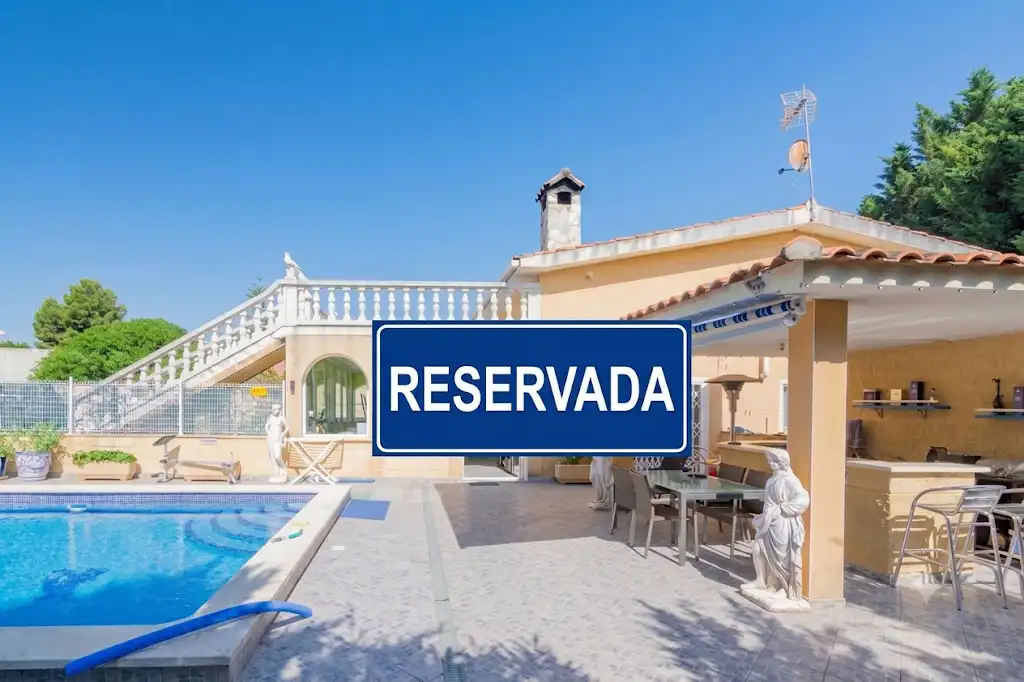Chalet con piscina en venta en Carrer de França