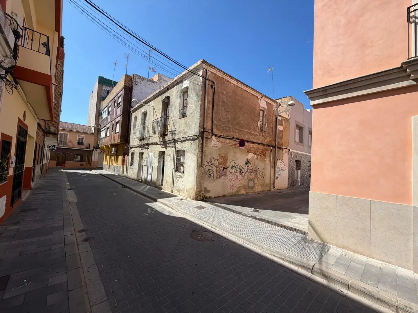 Vista exterior de Edificio en venta en Sagunto / Sagunt