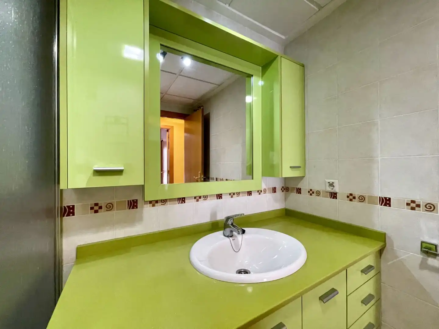 Baño de Piso en venta en Alicante / Alacant con Aire acondicionado, Calefacción y Trastero