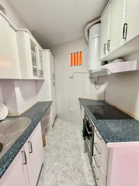 Cuina de Pis en venda en Torremolinos amb Aire condicionat i Moblat