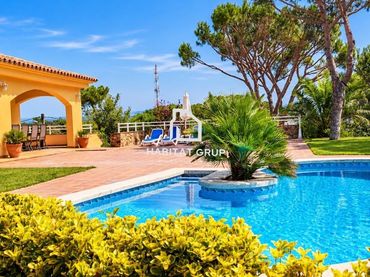 Casa amb piscina en venda a Residencial Park