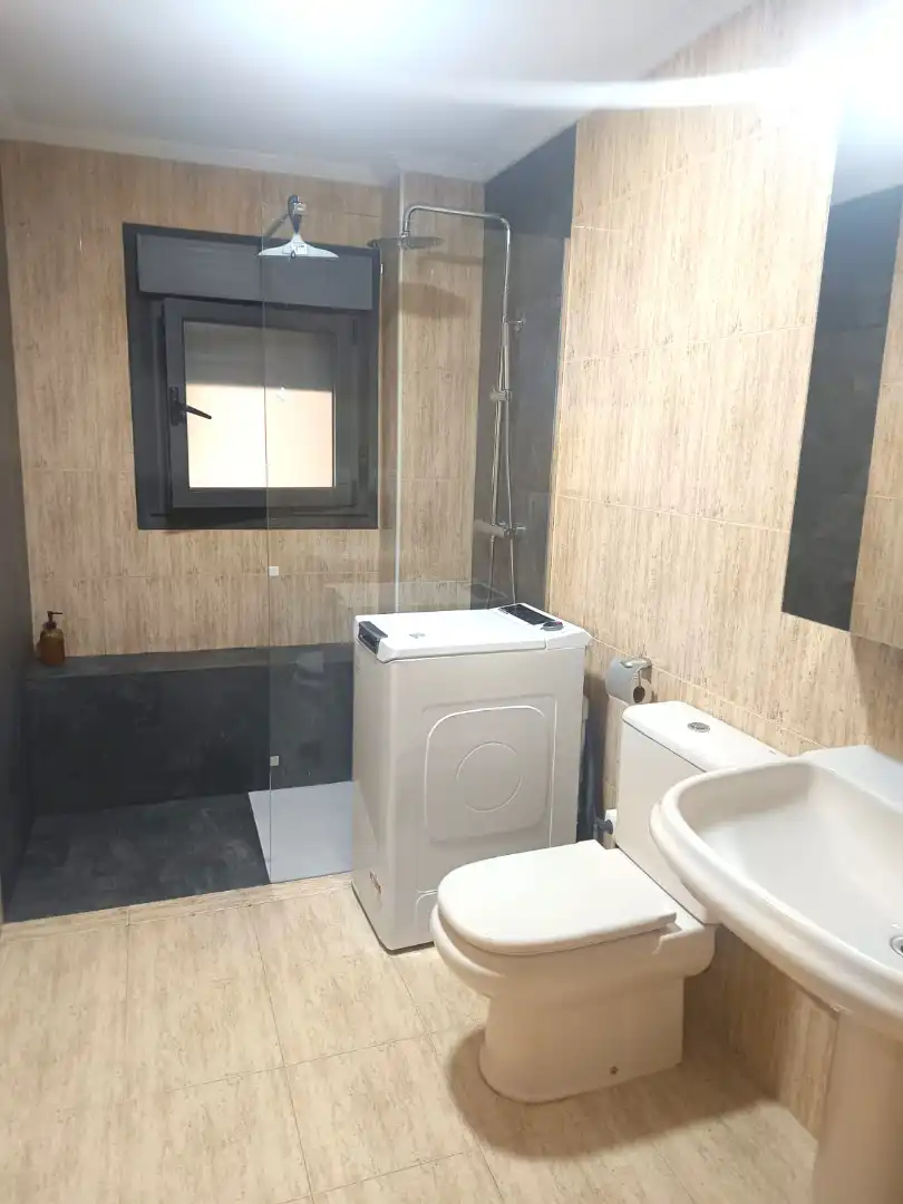 Bathroom of Flat for rent in Noreña  with Heating, Parquet flooring and Furnished