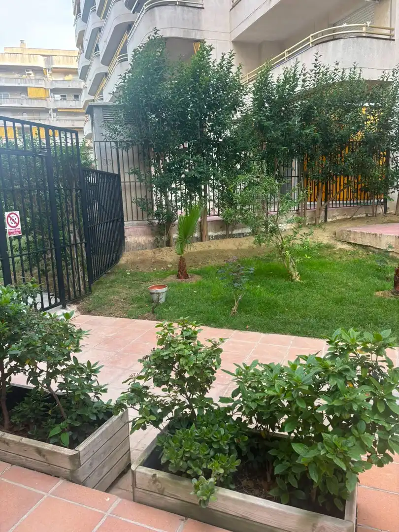 Jardín de Apartamento en venta en Salou con Aire acondicionado, Amueblado y Piscina comunitaria