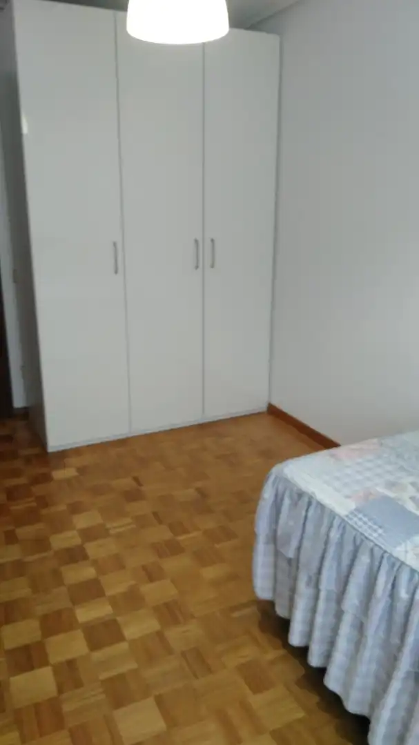 Dormitori de Pis de lloguer en Santander amb Calefacció, Moblat i Forn