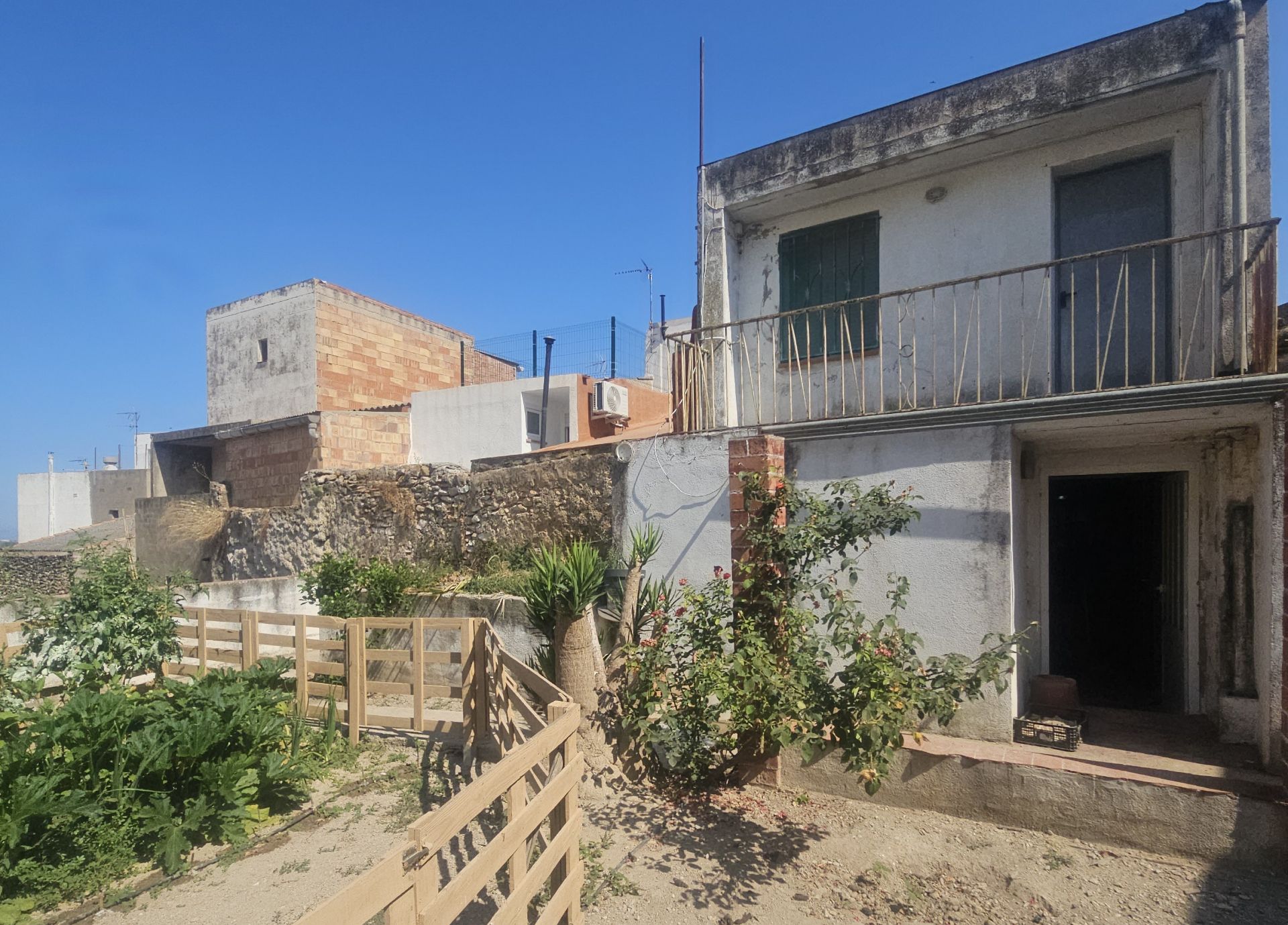 Exterior view of Single-family semi-detached for sale in Càlig  with Private garden, Terrace and Storage room